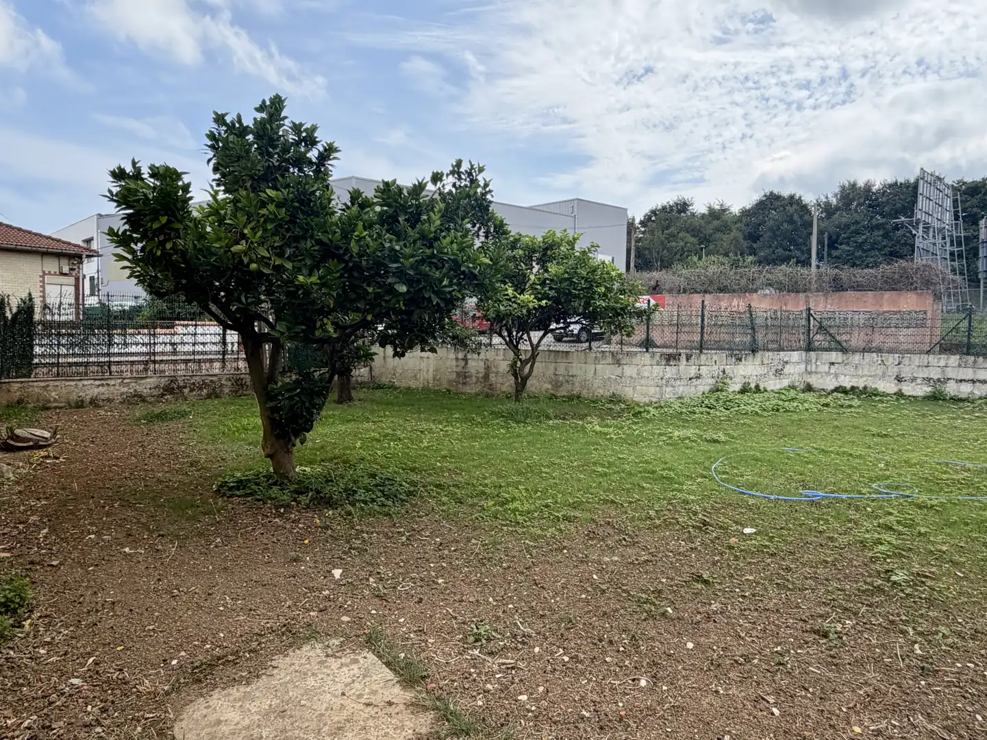 Einfamilien-Reihenhaus zum Verkauf in Camargo mit Heizung, Privatgarten und Terrasse