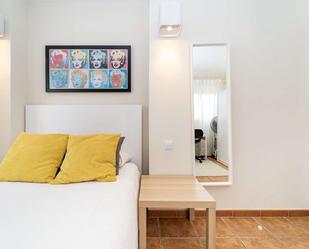 Bedroom of Flat to share in Sevilla la Nueva  with Terrace