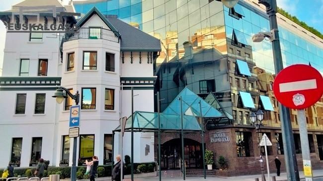 Vista exterior de Piso en venta en Bilbao  con Calefacción, Parquet y Terraza