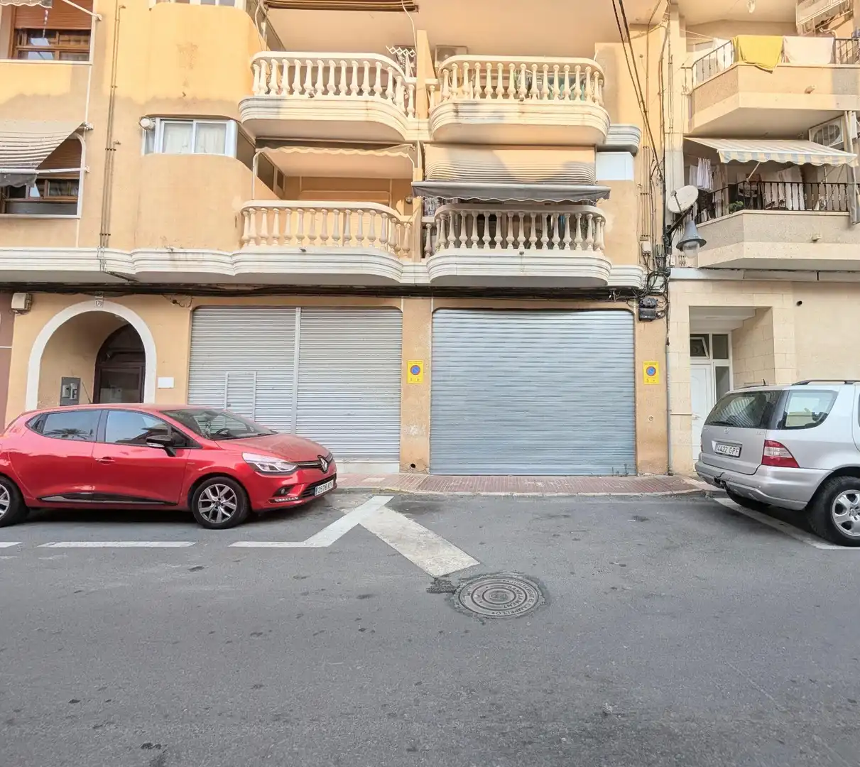 Vista exterior de Local en venta en El Campello