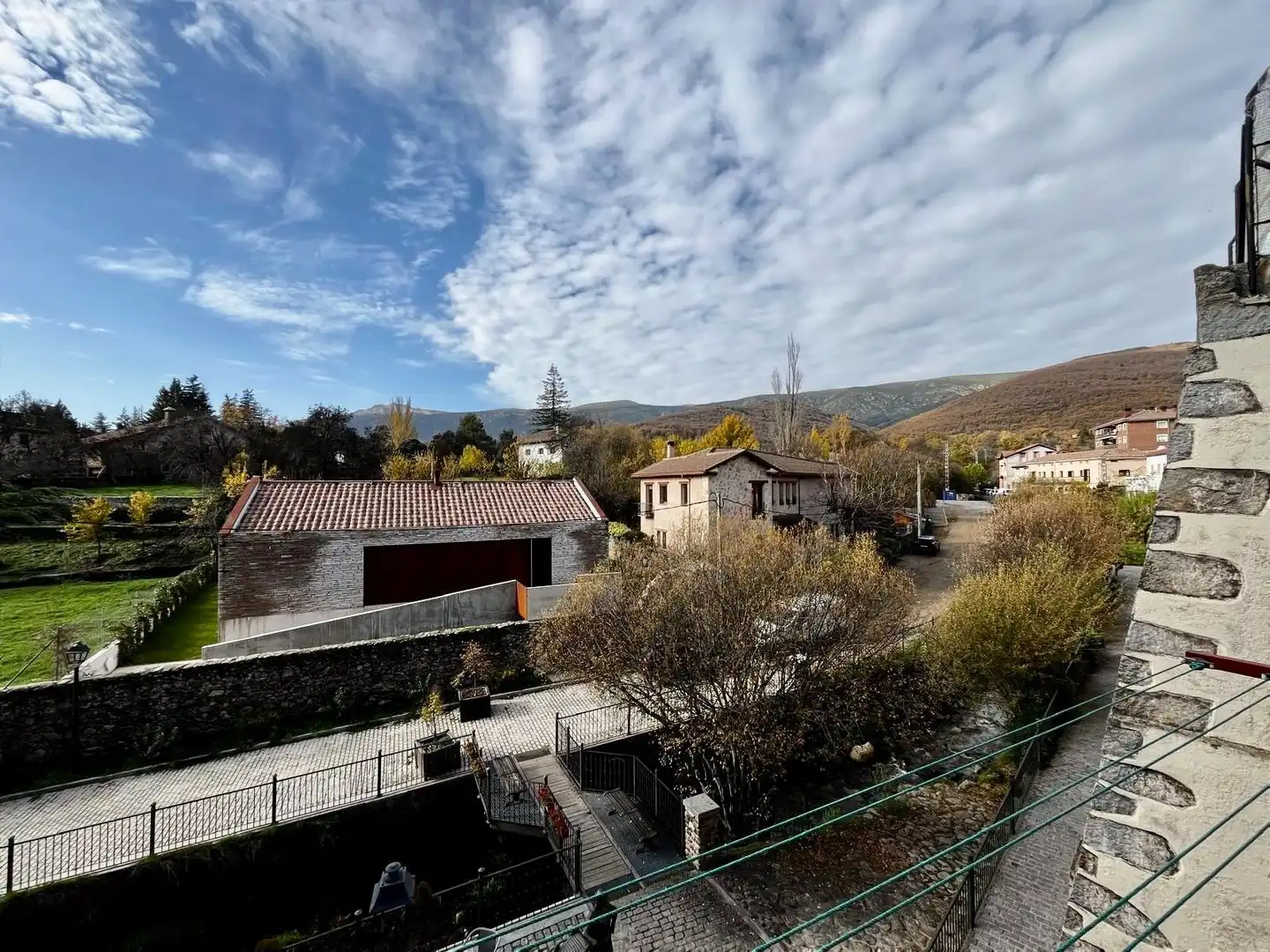 Exterior view of Flat for sale in Rascafría  with Heating, Terrace and Storage room