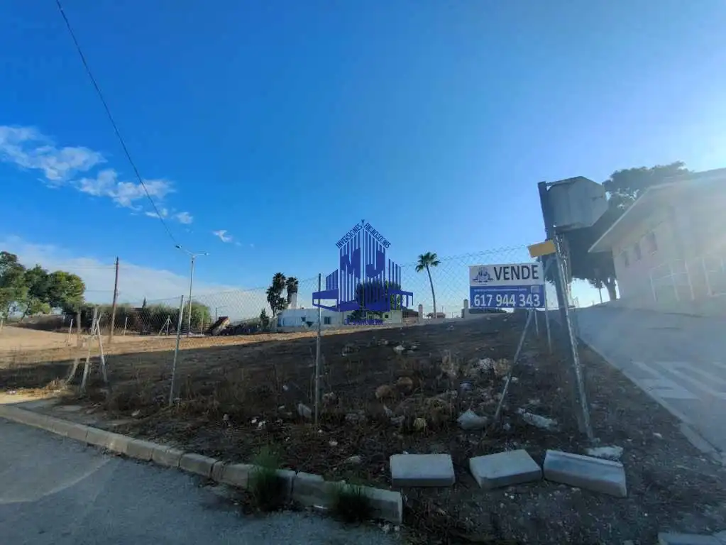 Terreno residencial en venta en Calle Santa Marta 1