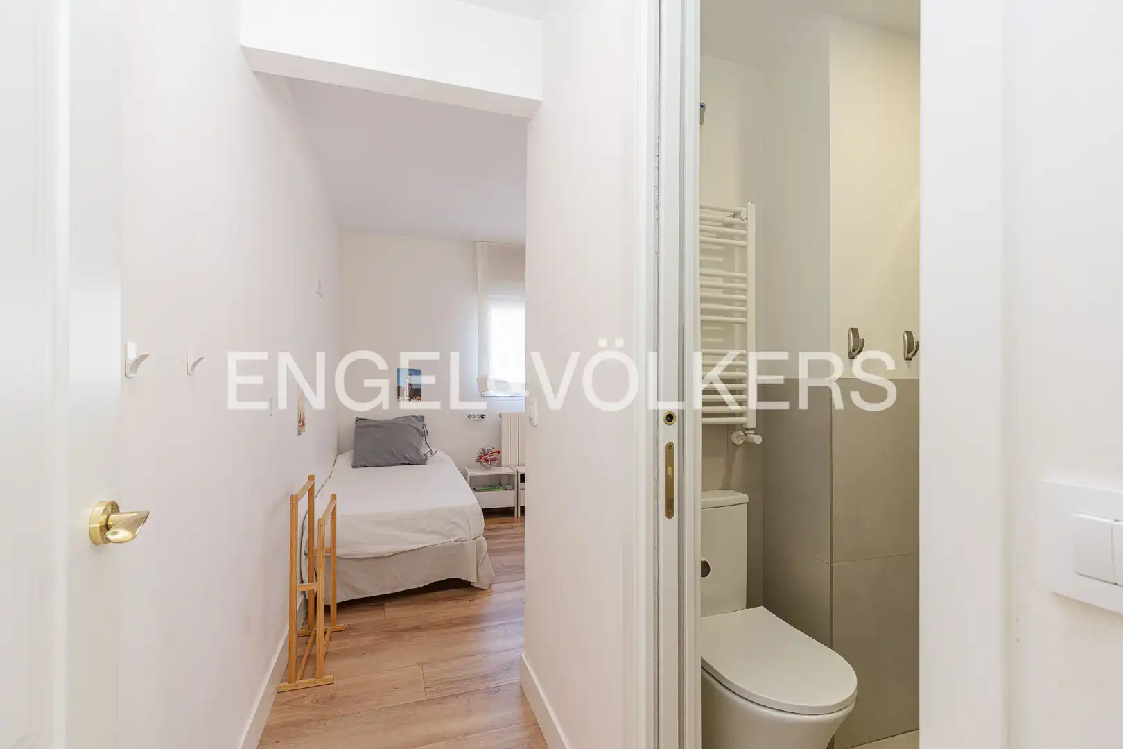 Casa adosada en venta en Urbanización Este - Montepríncipe