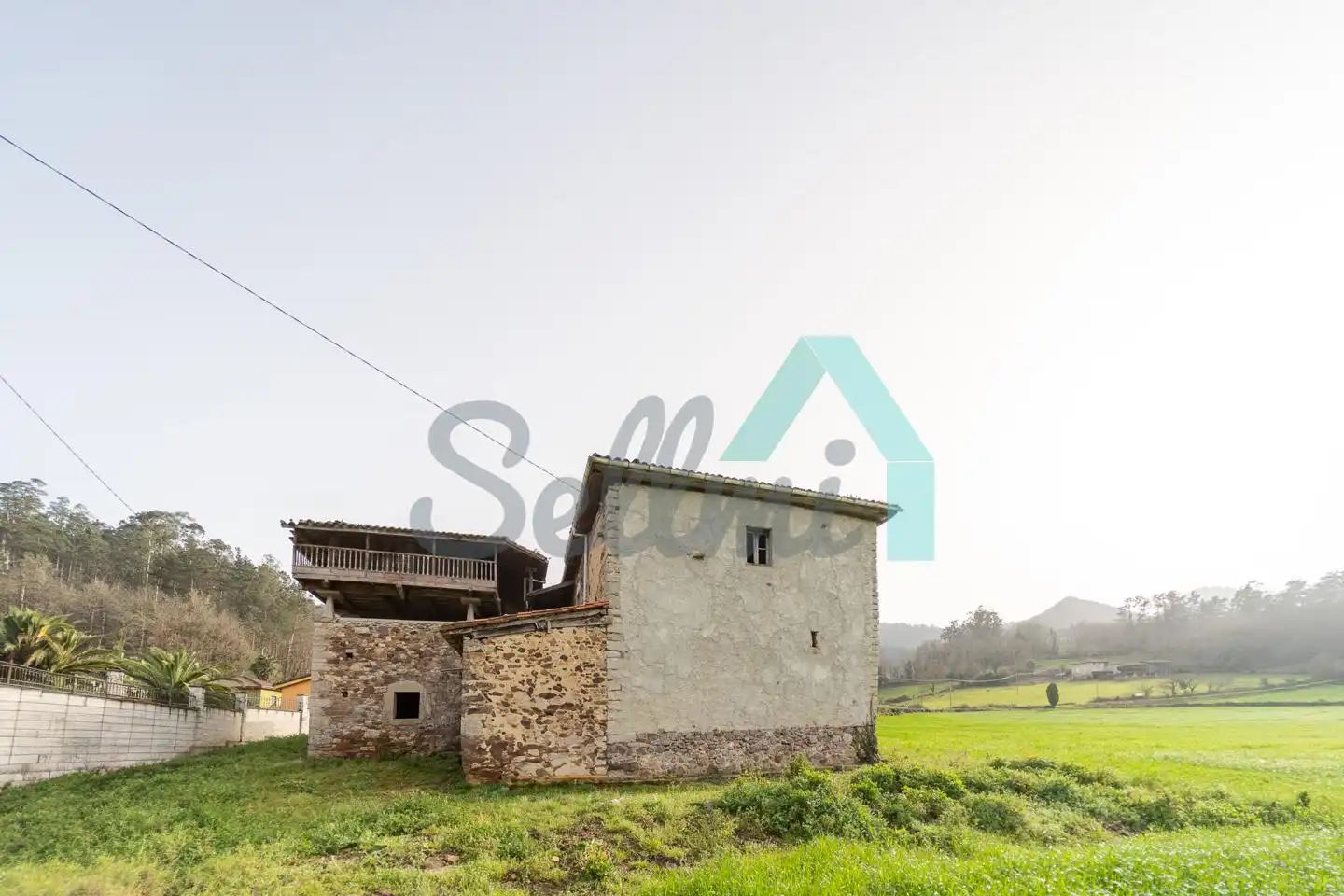 Casa o xalet en venda a Llamas, Salas