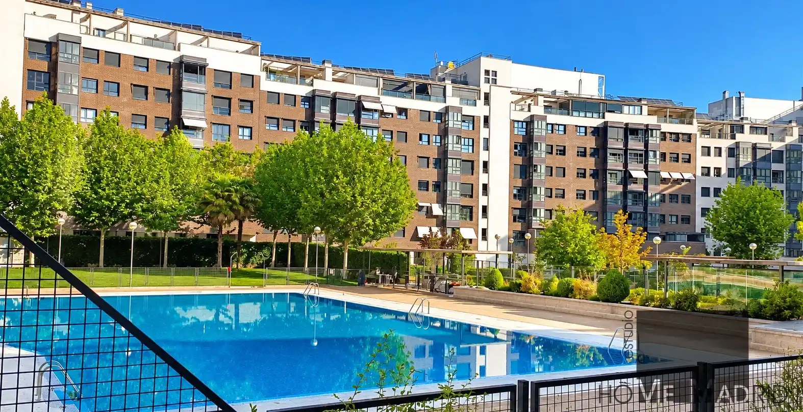 Pis amb piscina en venda a Fuencarral - El Pardo