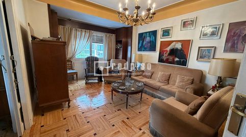 EXCELENTE VIVIENDA CON TRES HABITACIONES Y DOS BAÑOS EN CALLE AZCONA, imatge 2