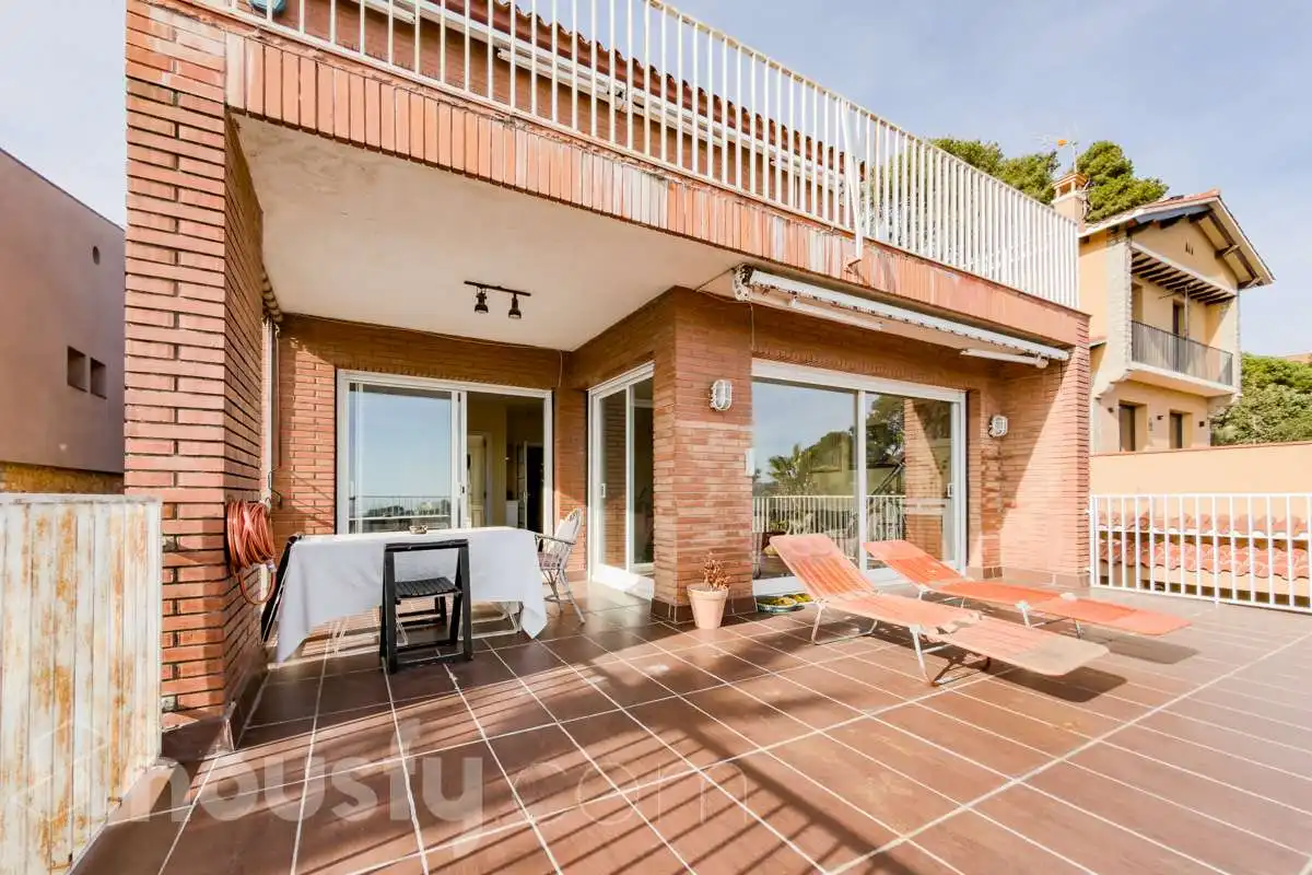 Terrassa de Casa o xalet en venda en Barcelona amb Aire condicionat, Calefacció i Jardí privat