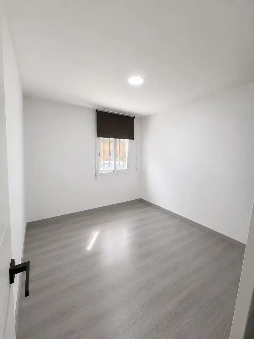 Habitación de Planta baja en venta en Dos Hermanas con Aire acondicionado y Calefacción