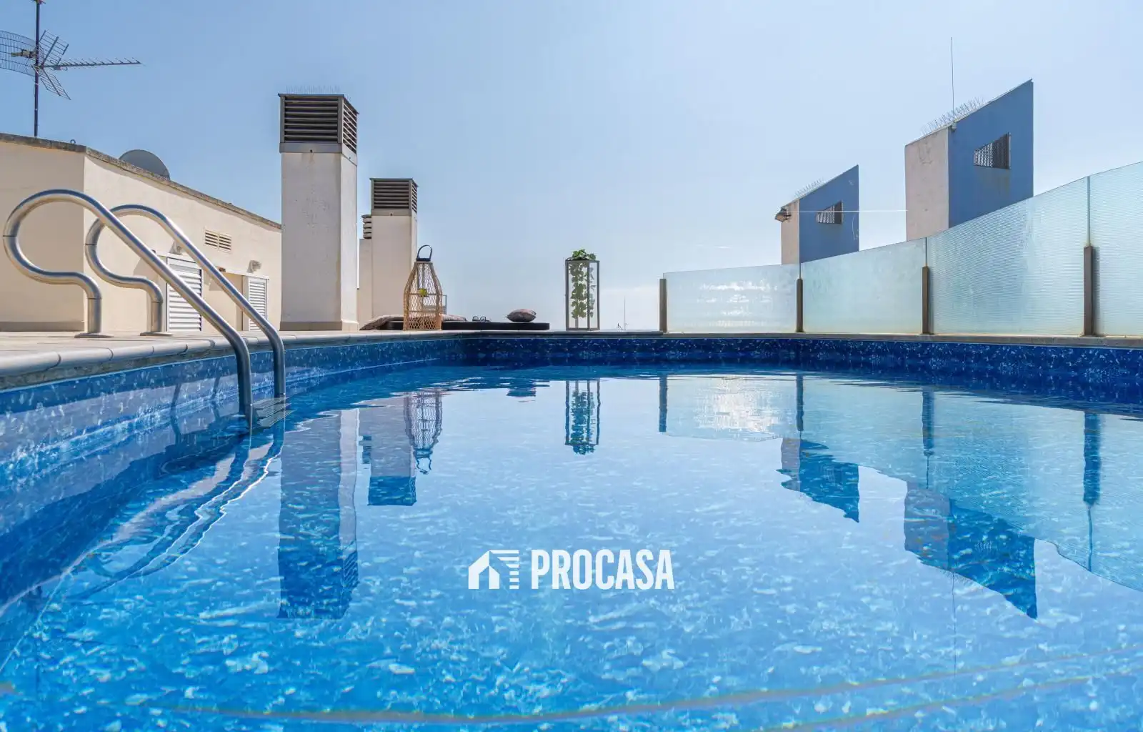 Schwimmbecken von Wohnung zum Verkauf in Empuriabrava mit Klimaanlage, Heizung und Terrasse