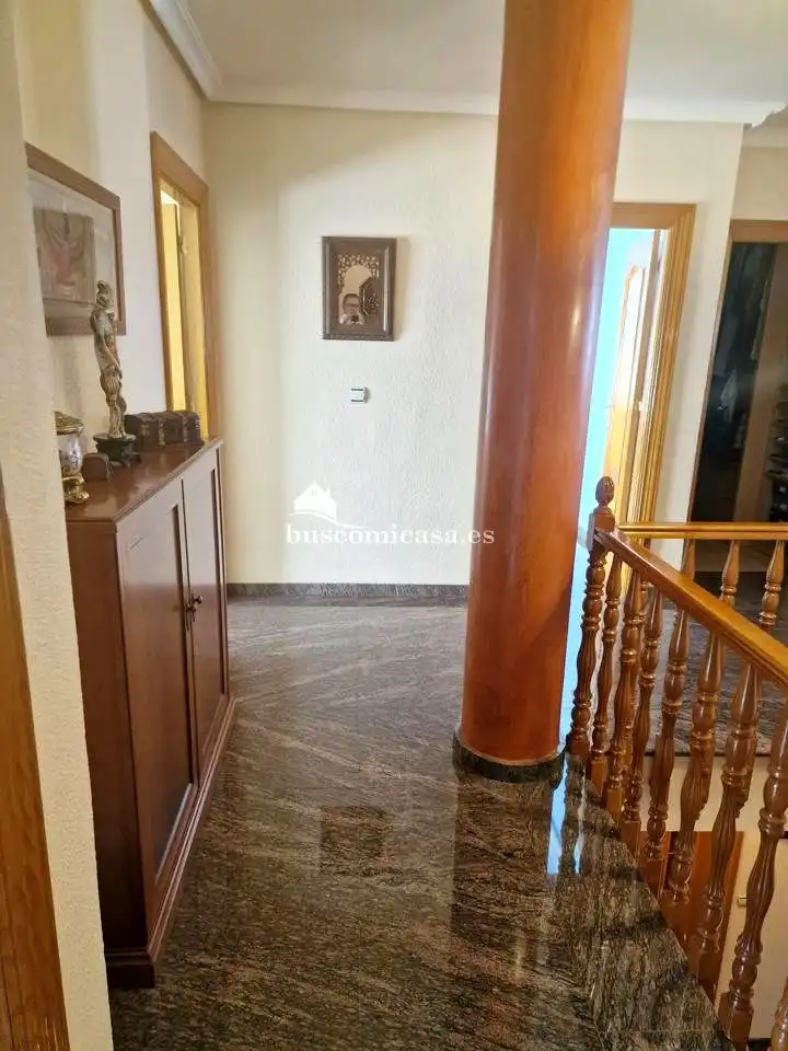 Casa adosada en venda en Torredelcampo amb Aire condicionat, Calefacció i Jardí privat