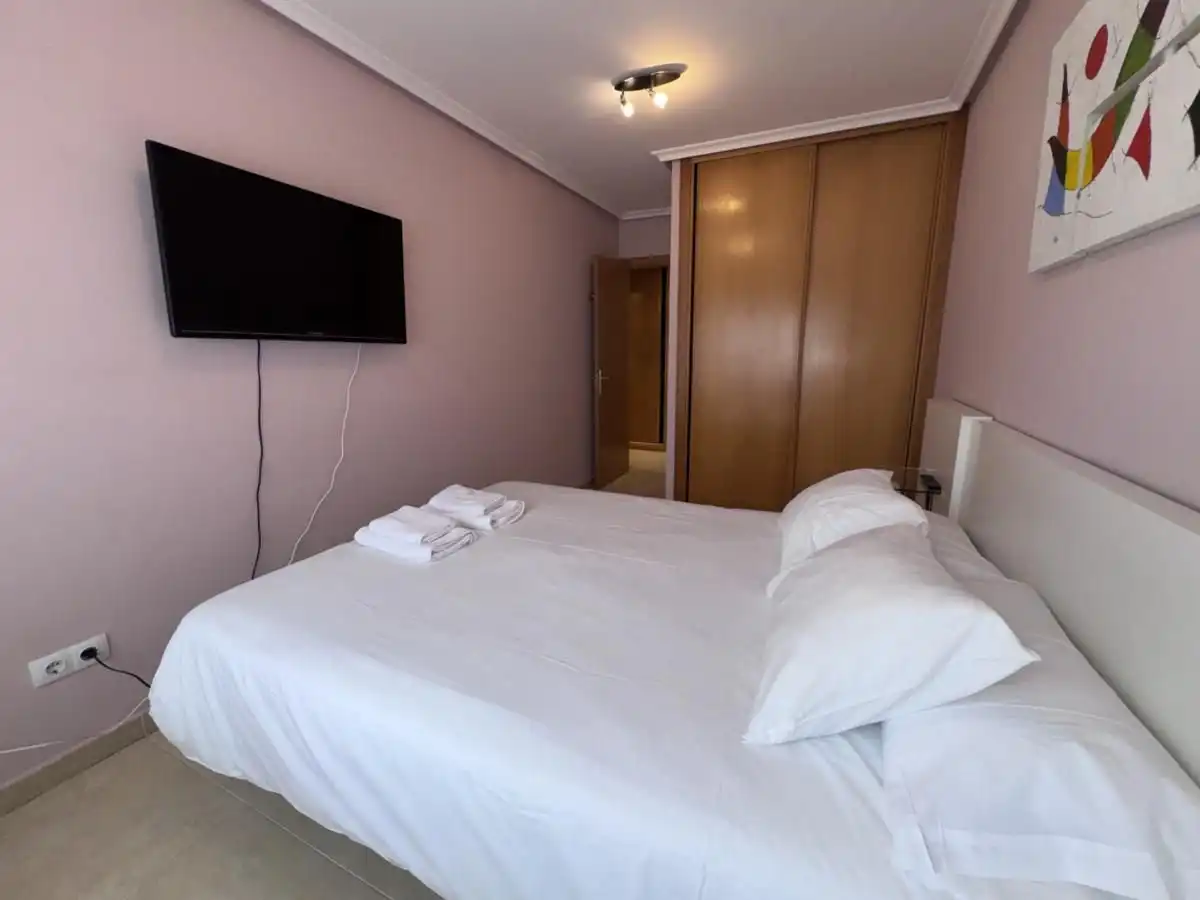 Habitación de Apartamento en venta en Llanes con Calefacción, Terraza y Trastero