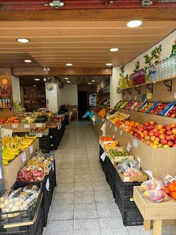 Local comercial en Alquiler en Riu Nord