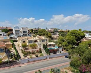 Vista exterior de Casa o xalet en venda en Torrevieja amb Piscina