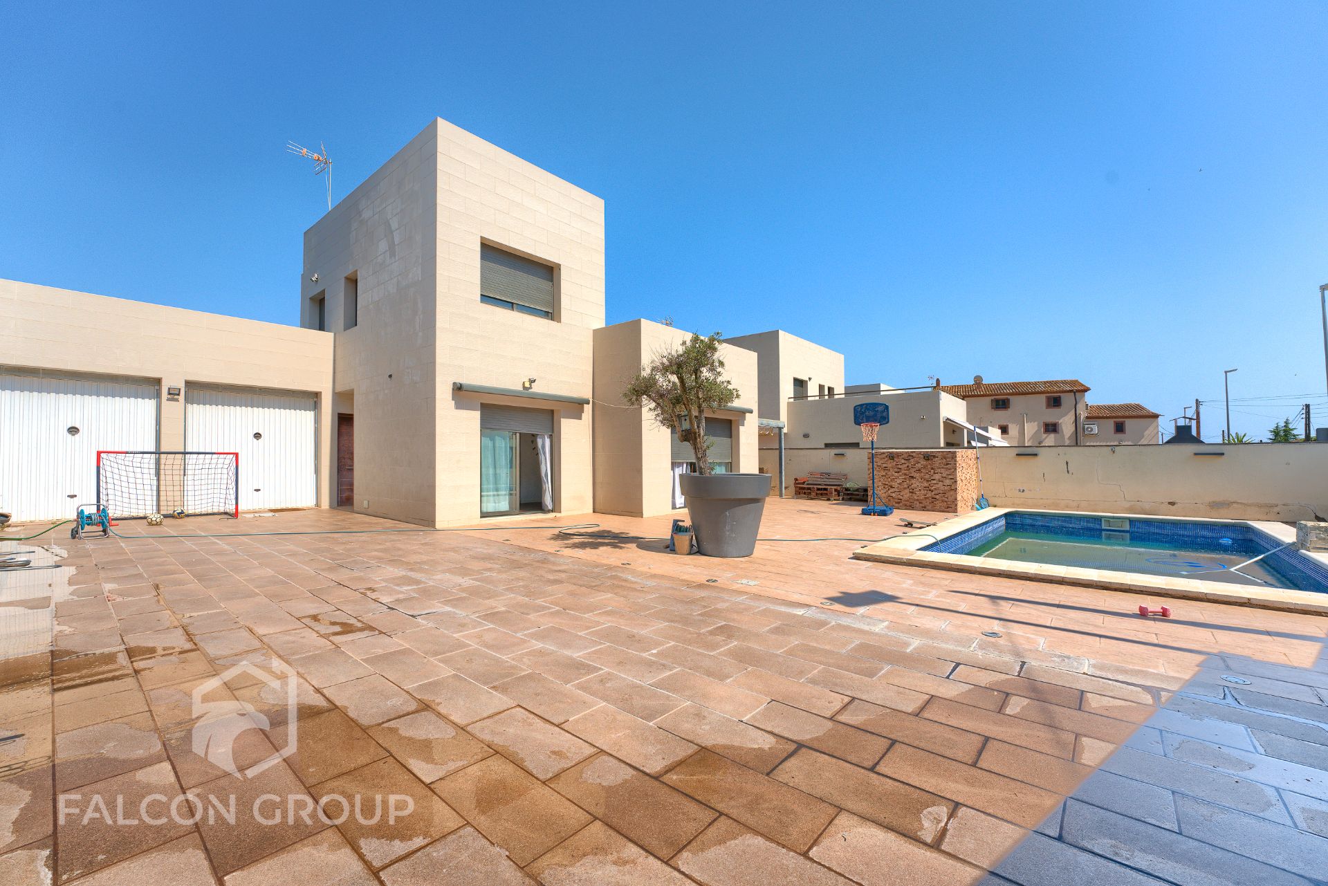 Vista exterior de Casa o chalet en venta en Cubelles con Parquet, Terraza y Trastero