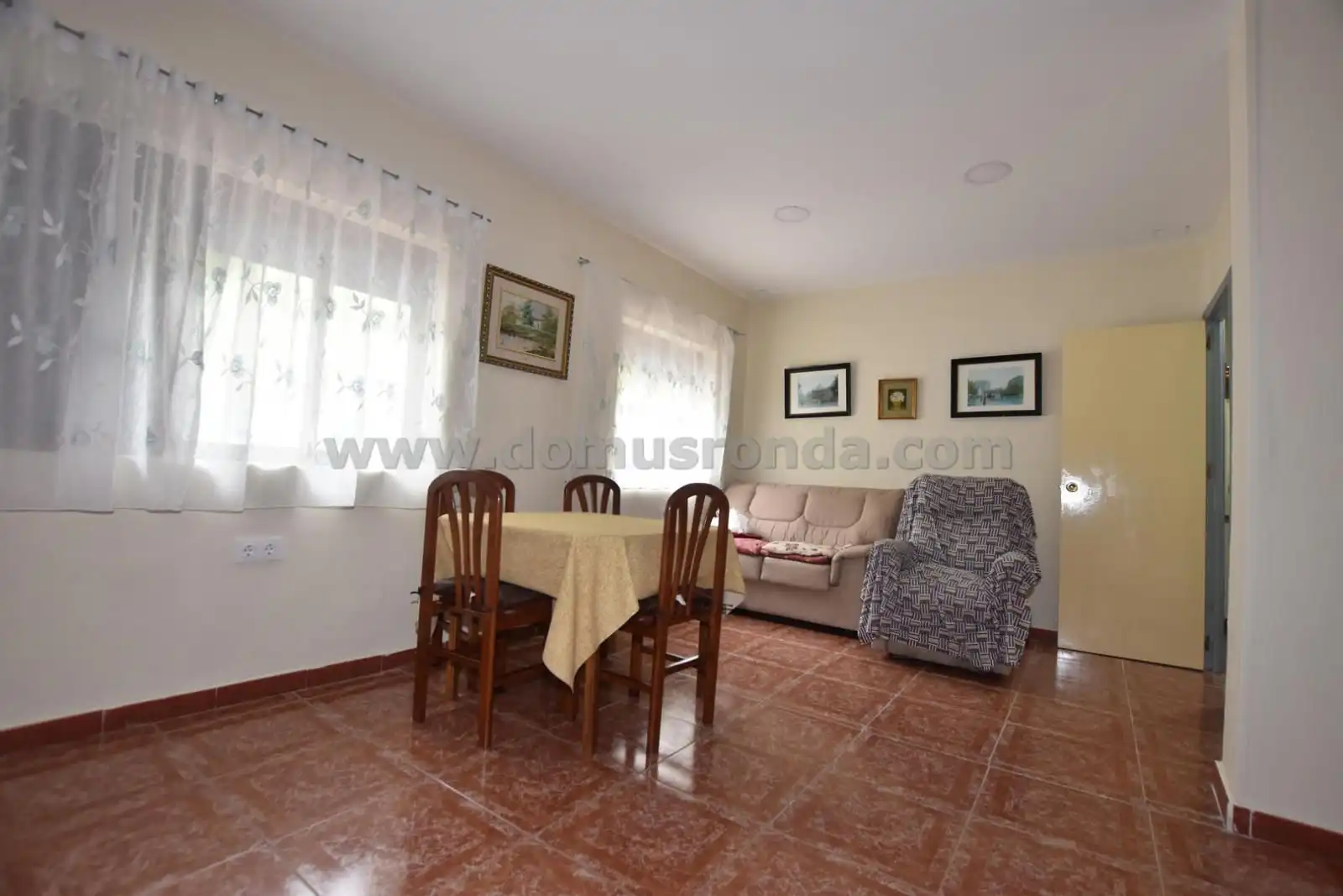 Comedor de Piso en venta en Ronda con Amueblado, Lavadora y Microondas