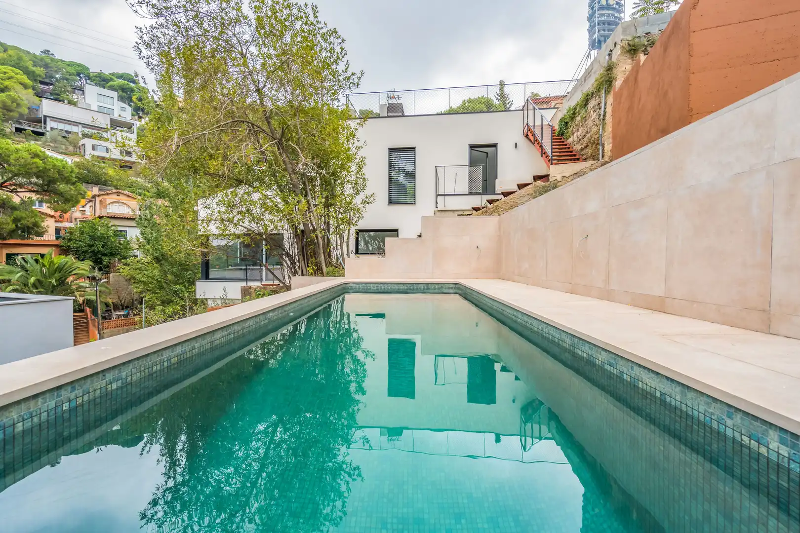 Piscina de Casa o chalet en venta en Barcelona con Aire acondicionado, Calefacción y Jardín privado