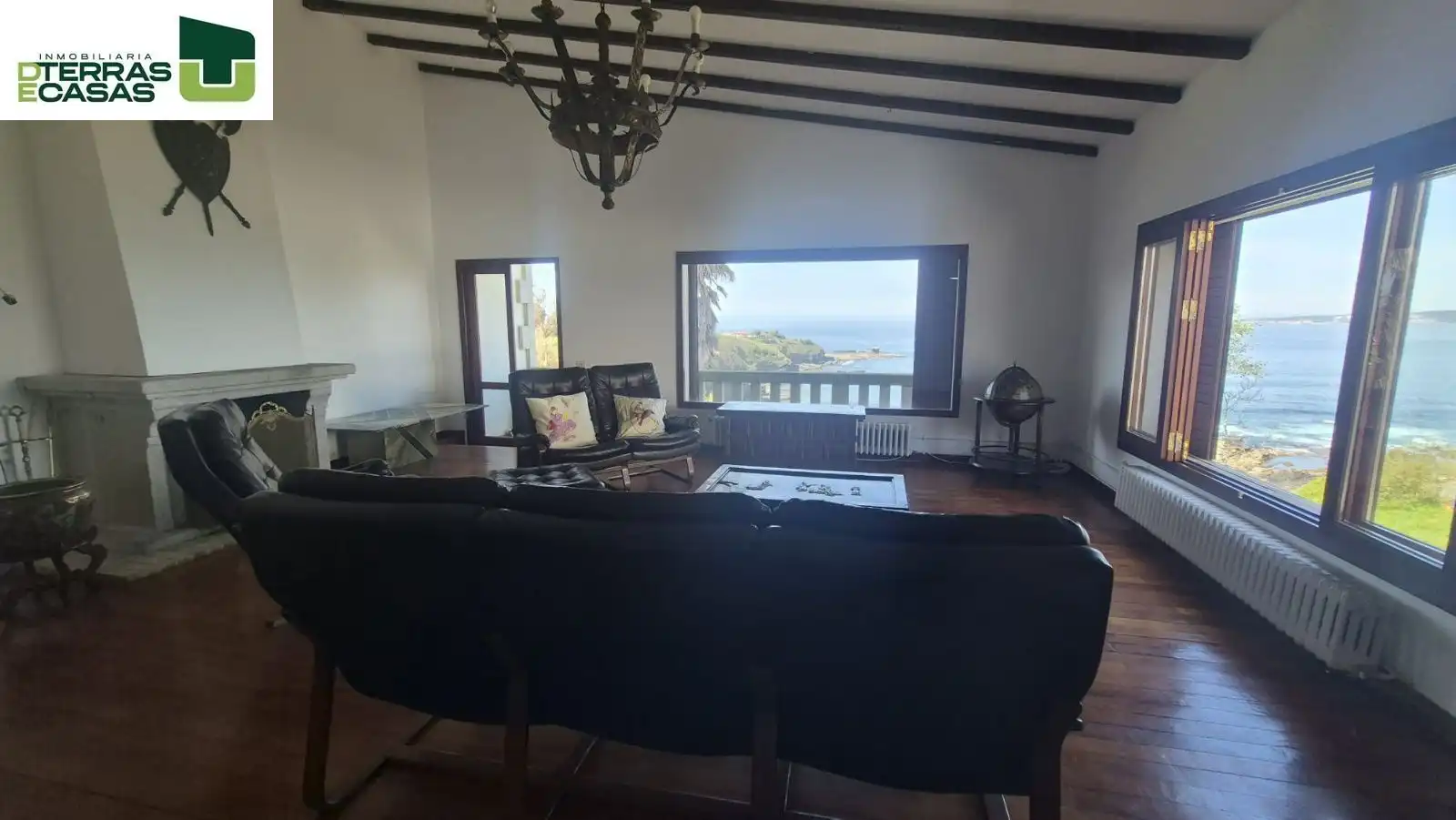 Wohnzimmer von Haus oder Chalet zur Miete in Sanxenxo mit Klimaanlage, Privatgarten und Parkett