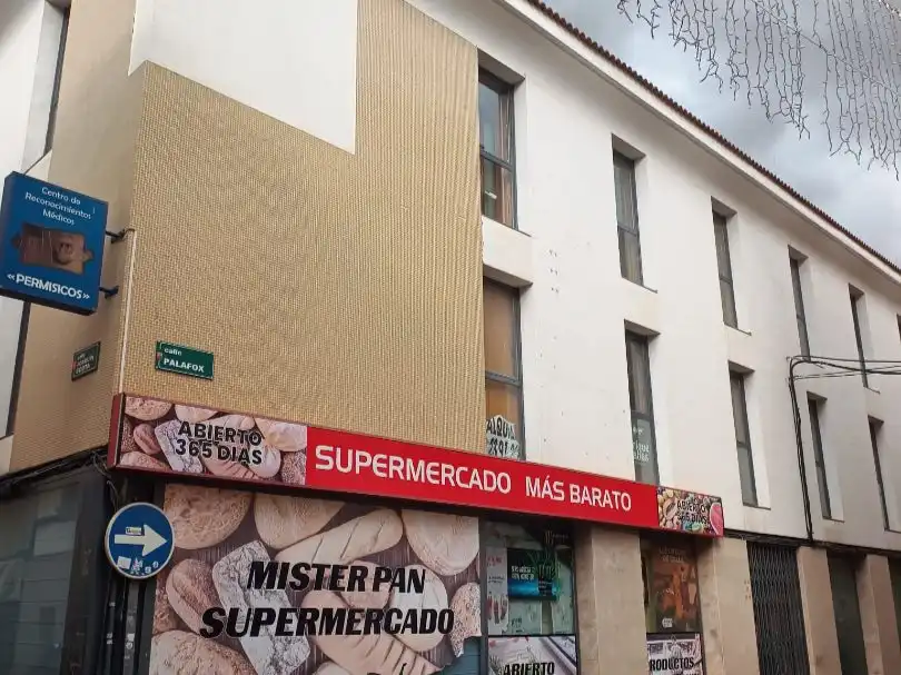 Office for rent in Alagón  with Air Conditioner, Heating and Furnished