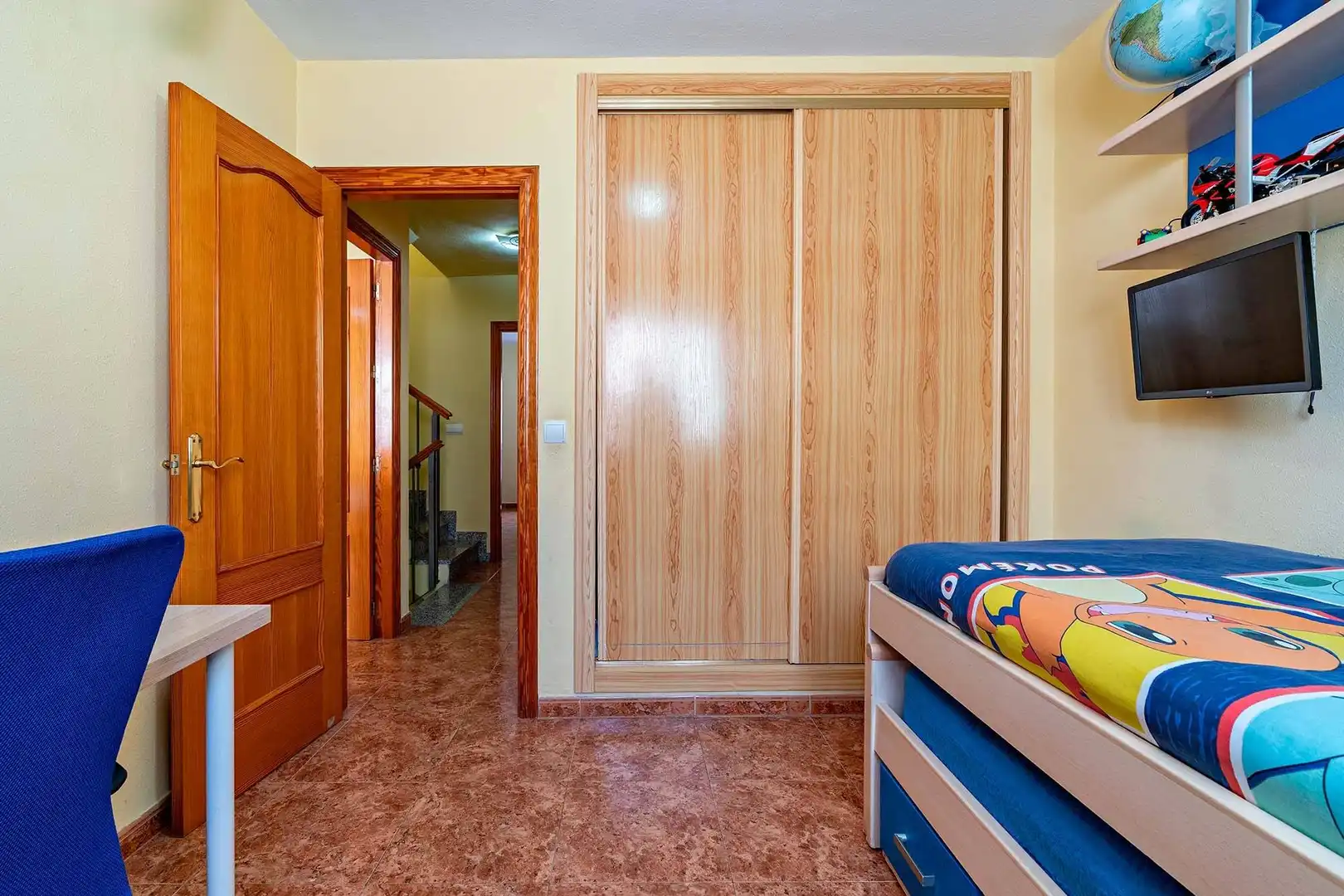 Dormitori de Casa adosada en venda en Roquetas de Mar amb Aire condicionat, Terrassa i Traster