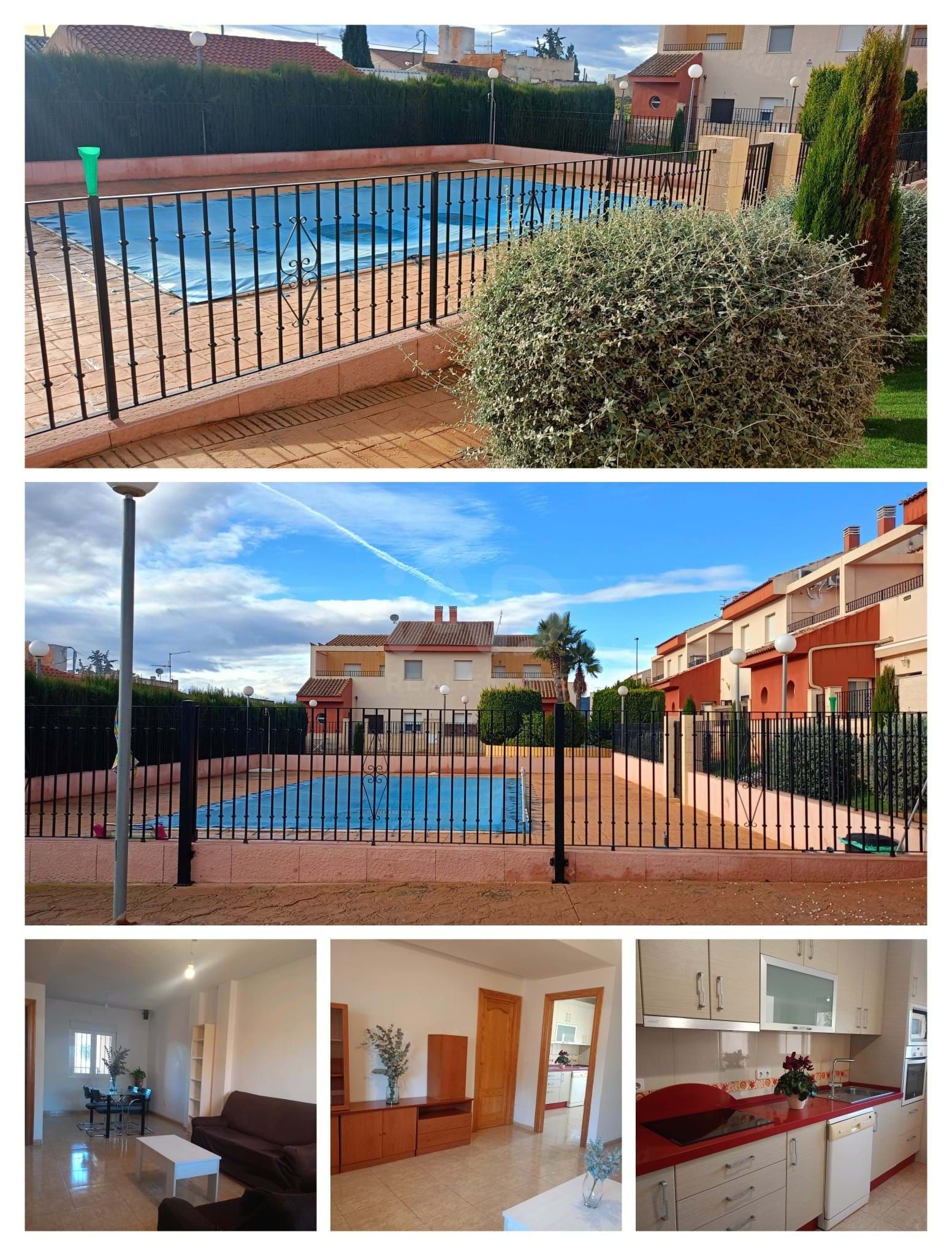 Vista exterior de Casa adosada en venda en Lorca amb Piscina