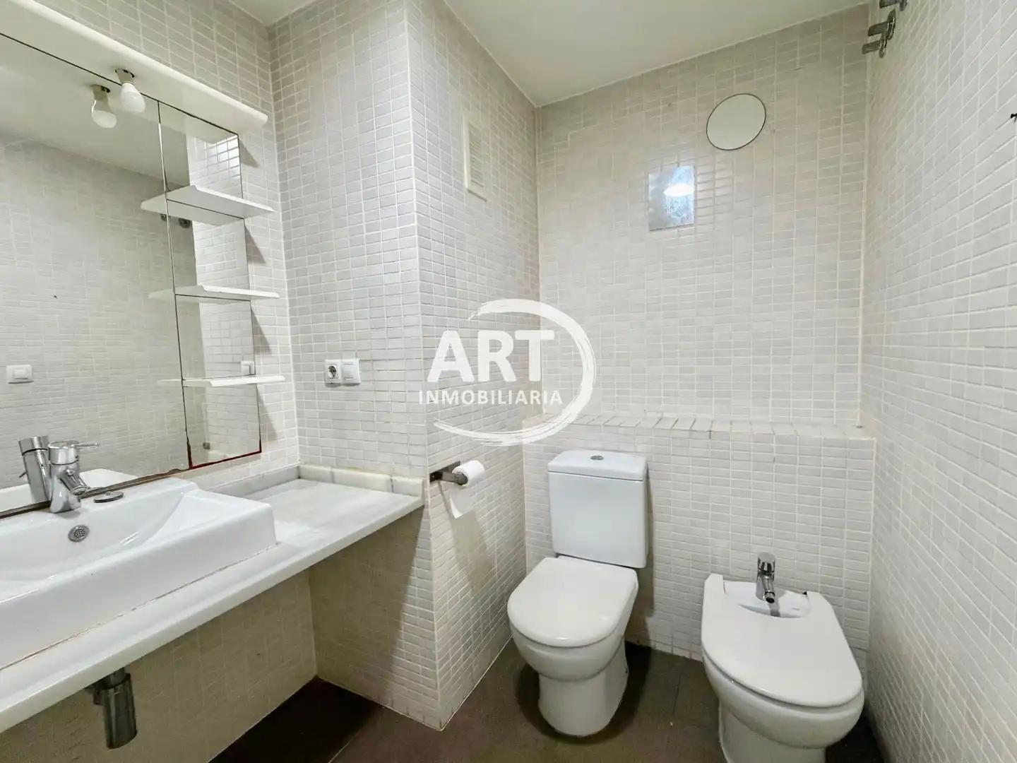 Bathroom of Flat for rent in Ciutat Vella 