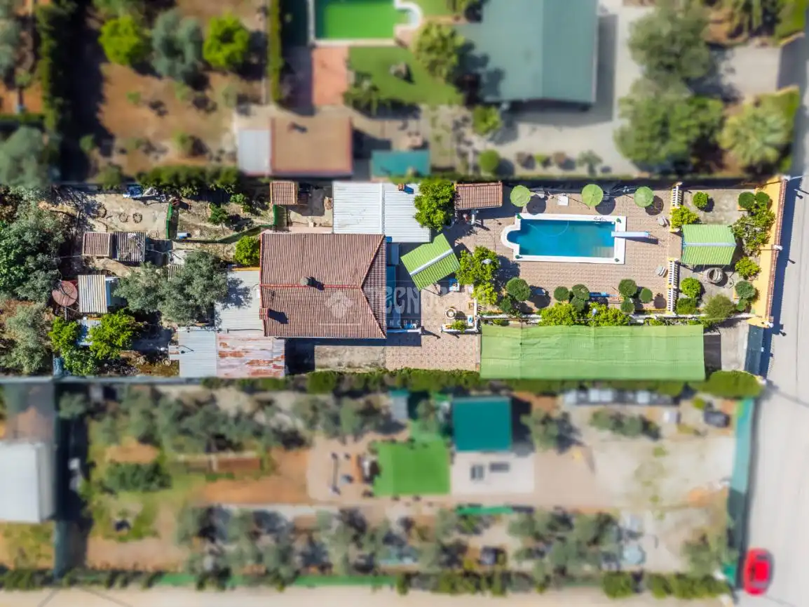 Vista exterior de Finca rústica en venta en Linares con Aire acondicionado, Jardín privado y Terraza