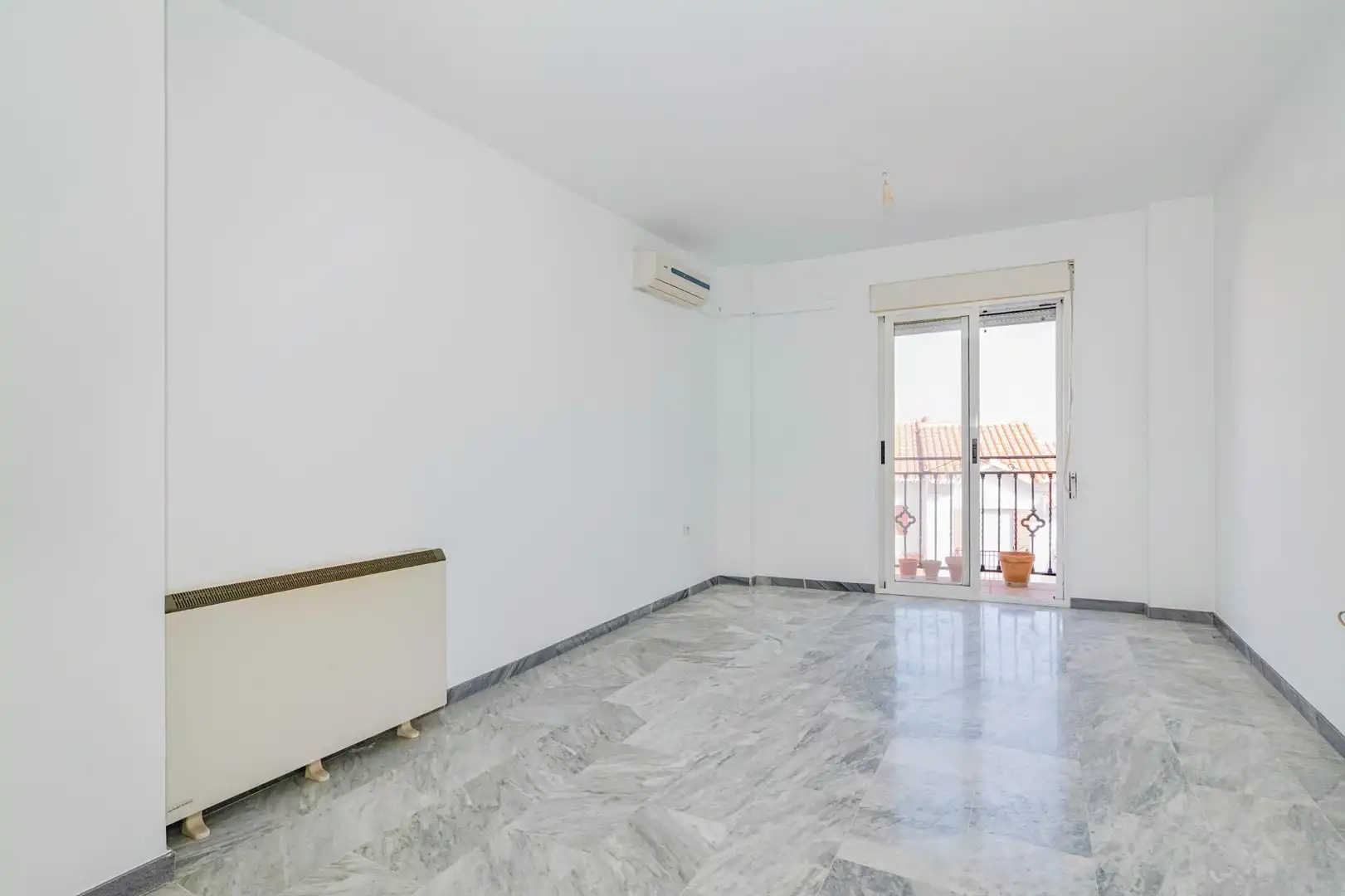 Sala d'estar de Pis en venda en La Zubia amb Aire condicionat, Calefacció i Balcó