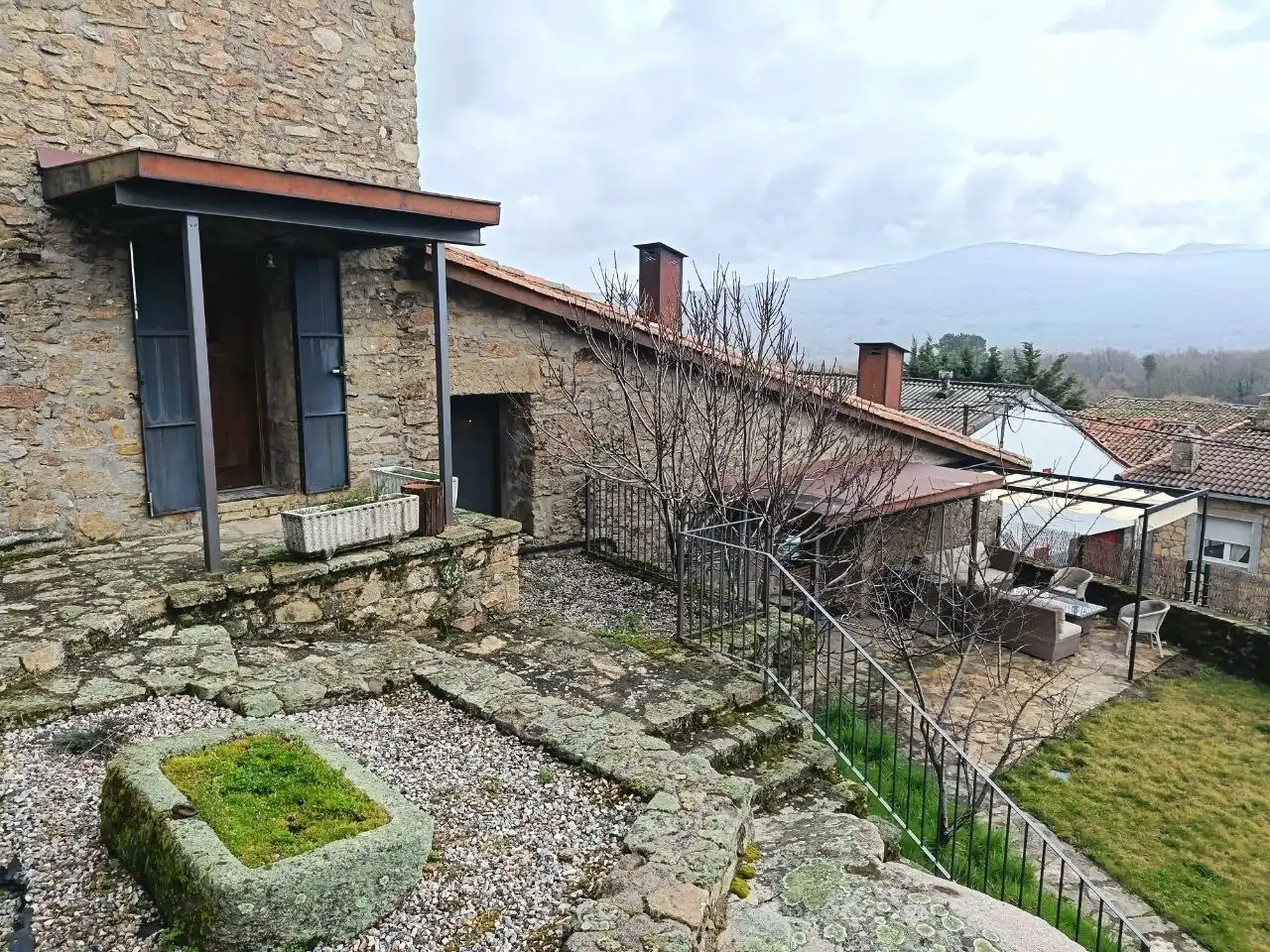 Vista exterior de Casa o xalet en venda en Solana de Ávila amb Calefacció i Moblat