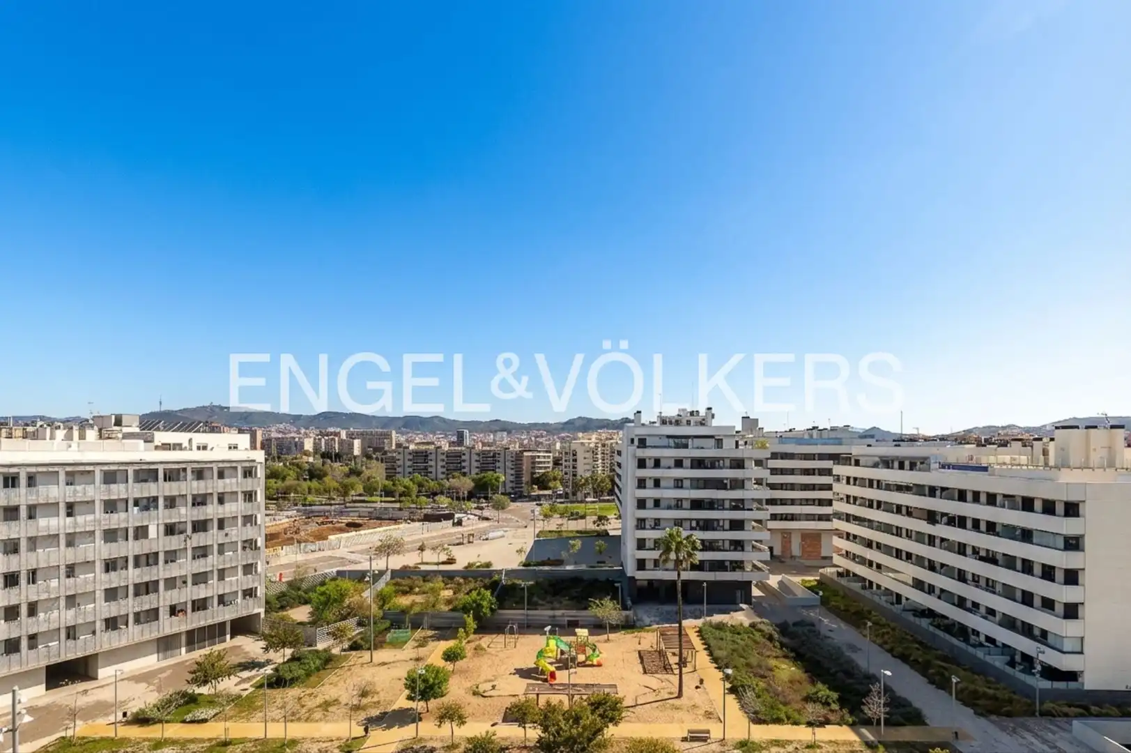 Vista exterior de Ático en venta en Sant Adrià de Besòs con Aire acondicionado, Calefacción y Parquet