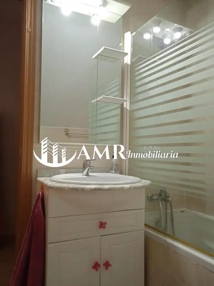 Baño de Piso en venta en Yeles con Aire acondicionado, Calefacción y Amueblado