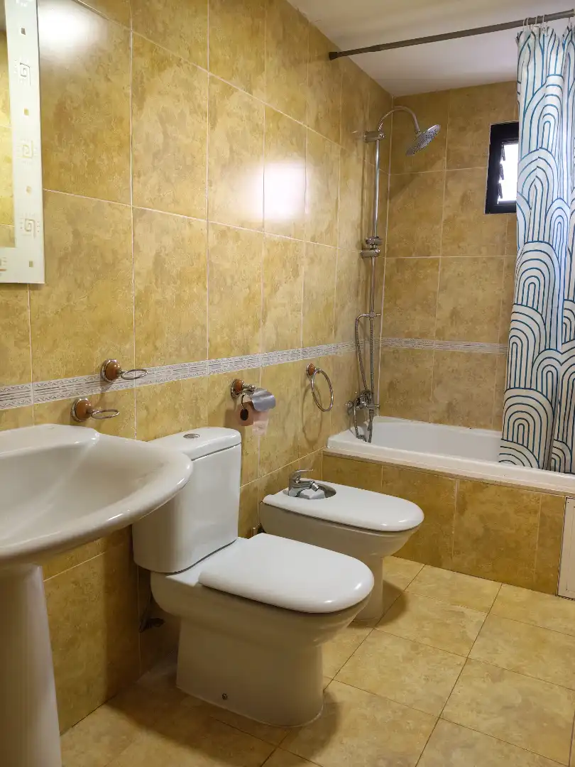 Badezimmer von Wohnung zum Verkauf in Vila-real mit Klimaanlage, Möbliert und Ofen