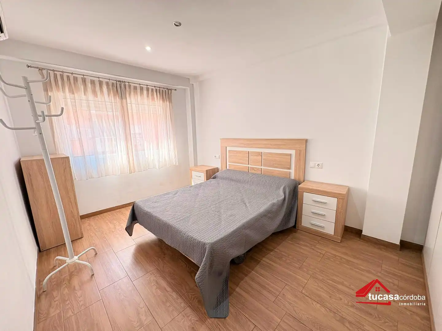 Piso de alquiler en Santa Rosa - Valdeolleros