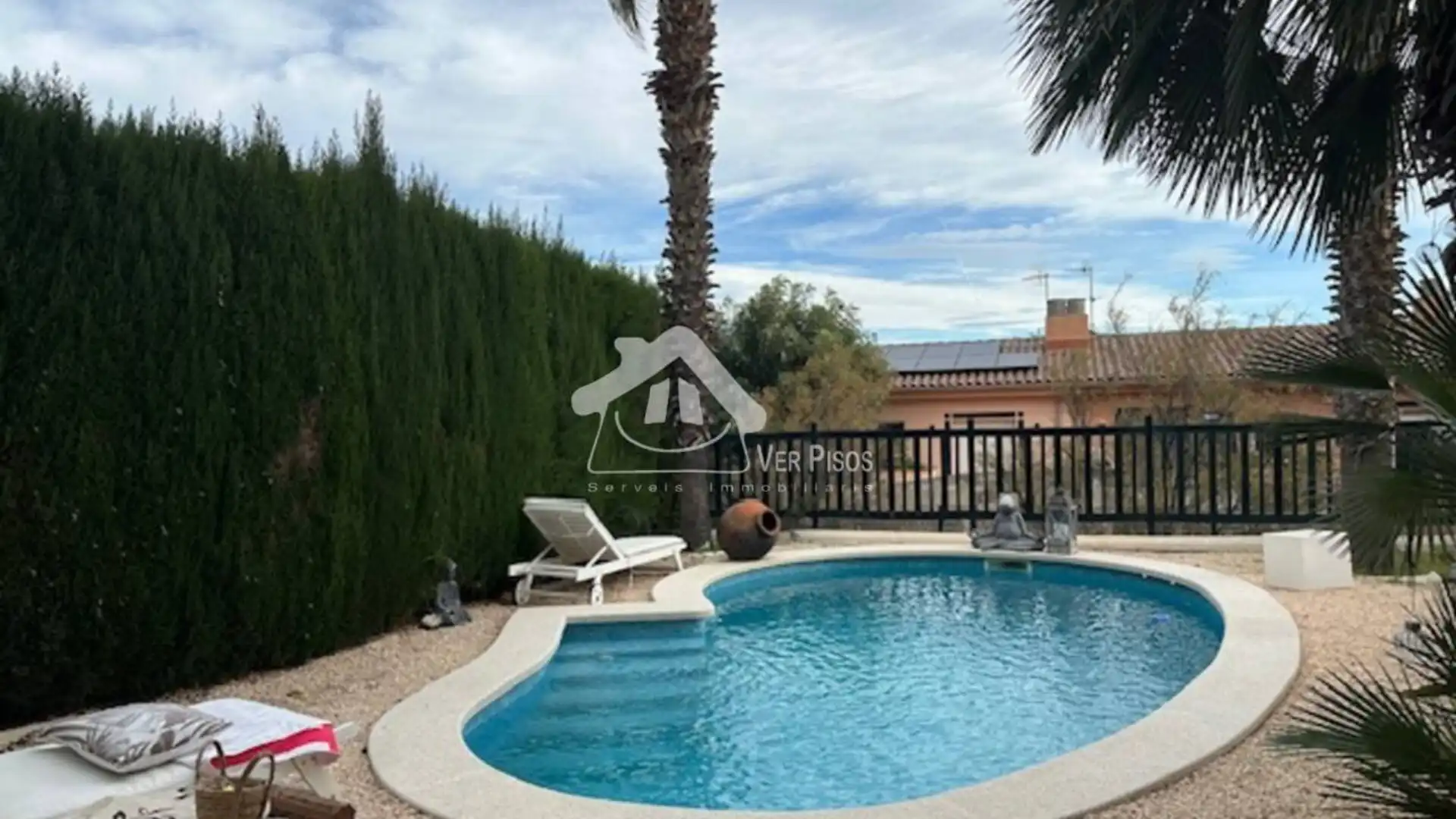 Casa adosada en venta en Calle de les Aigües, Tiana