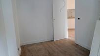 Bedroom of Flat for sale in  Madrid Capital