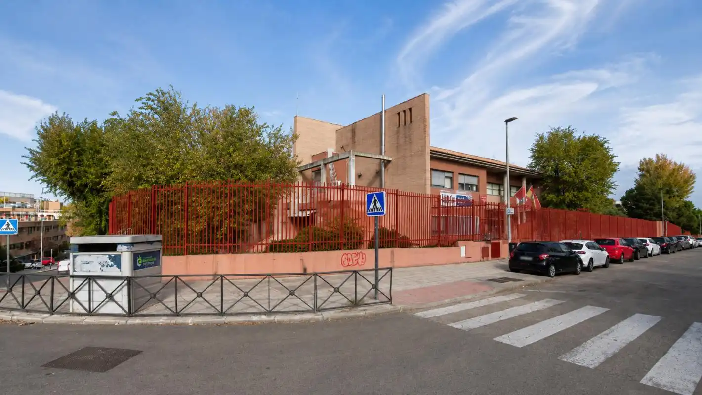 Vista exterior de Dúplex en venda en San Sebastián de los Reyes amb Aire condicionat i Calefacció