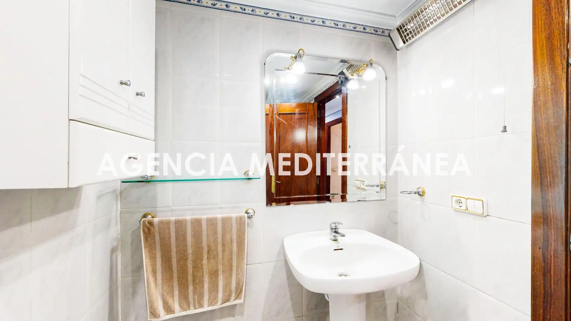 Baño de Piso en venta en Torrent con Aire acondicionado y Balcón