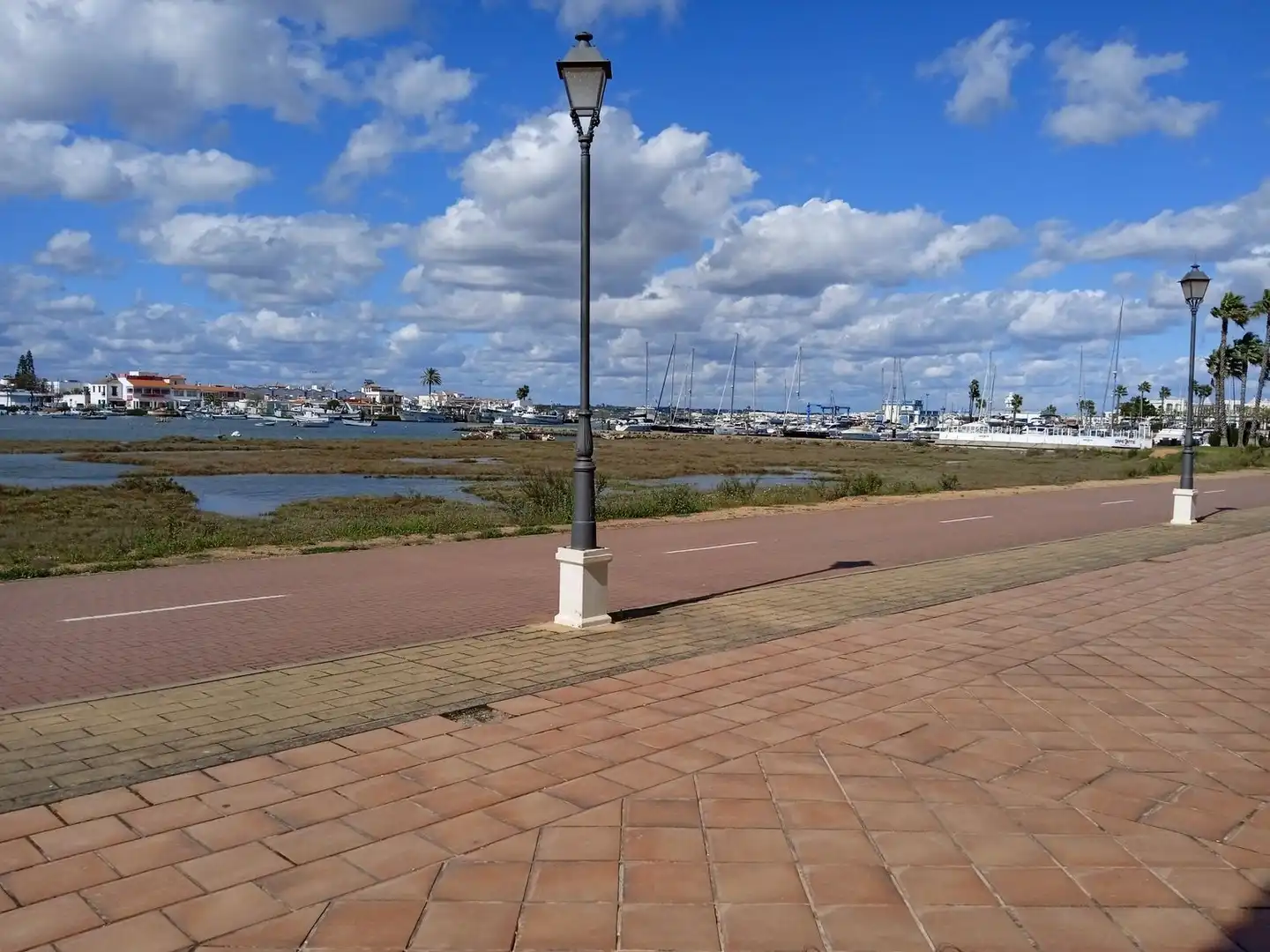 Commercial properties for sale in Paseo Paseo del Pinillo, Punta del Moral