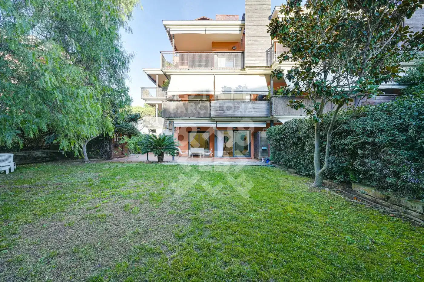 Garten von Wohnung zum Verkauf in Lloret de Mar mit Klimaanlage, Heizung und Privatgarten