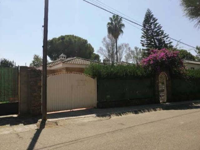 Casa-chalet en Venta en Carmona