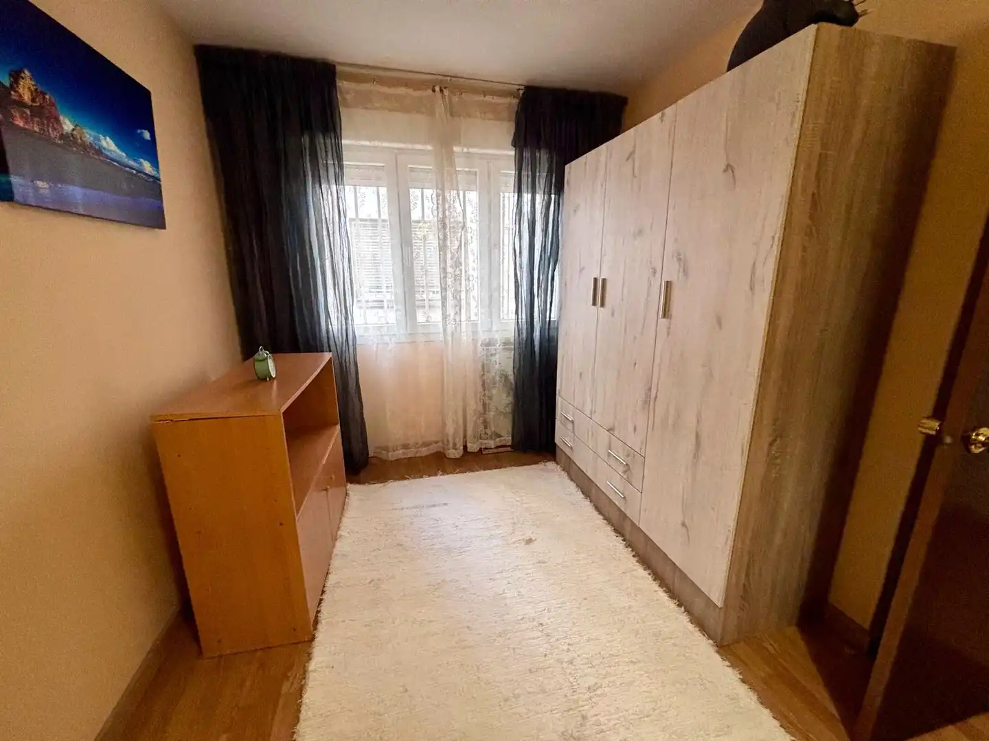 Habitación de Piso en venta en Gijón  con Calefacción, Parquet y Amueblado