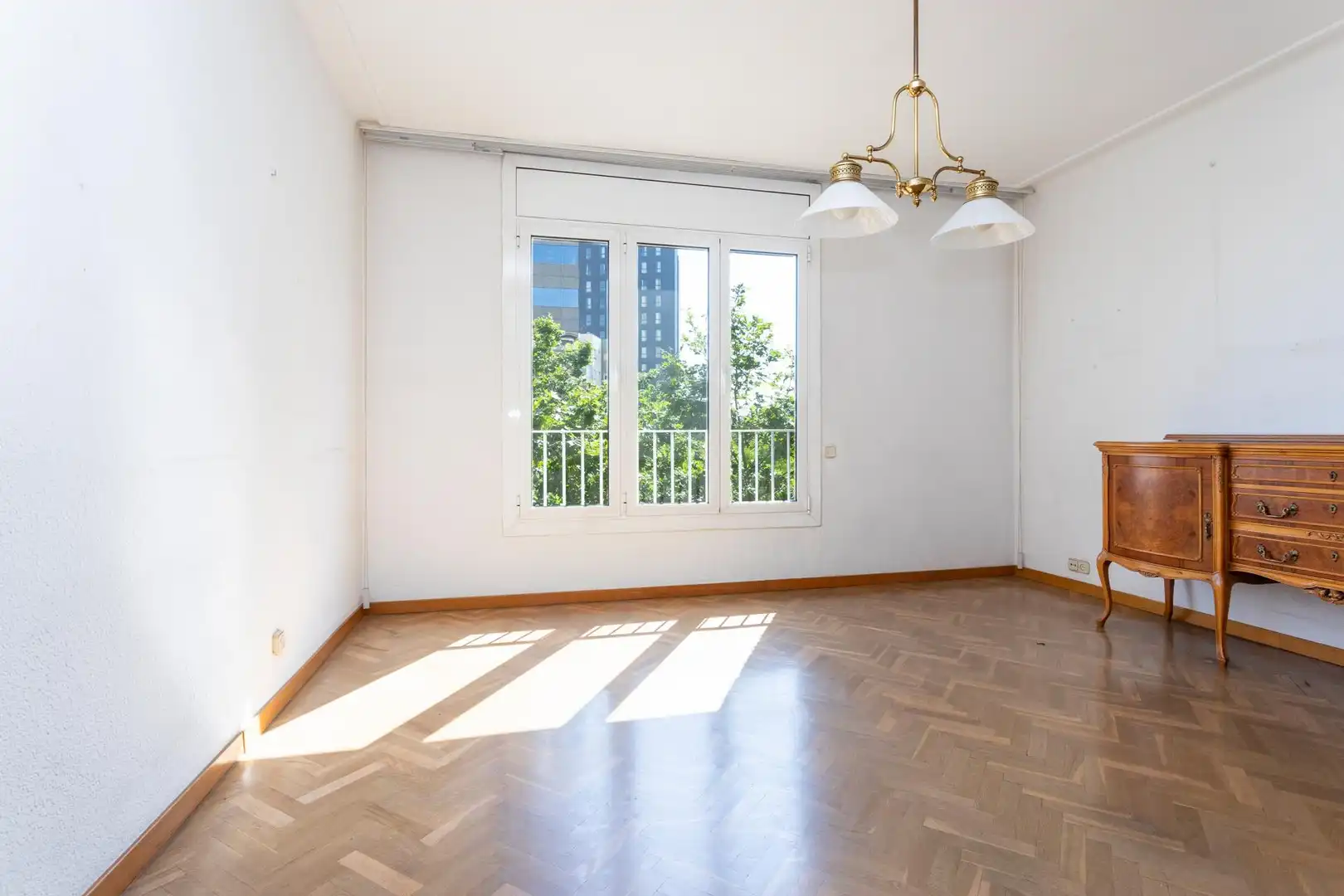 Sala de estar de Piso en venta en Barcelona con Aire acondicionado, Calefacción y Parquet