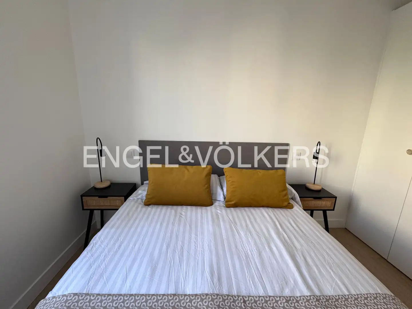 Bedroom of Flat for rent in Madrid  with Air Conditioner, Heating and Furnished