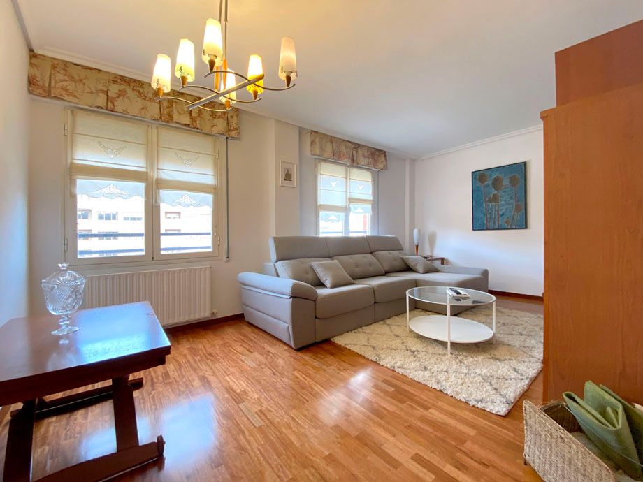 Living room of Flat for sale in Vitoria - Gasteiz  with Heating, Parquet flooring and Storage room