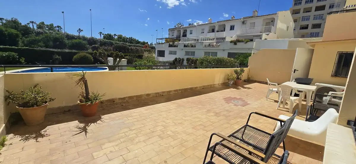 Pis amb piscina en venda a Avenida Miramar 21, imagen 2