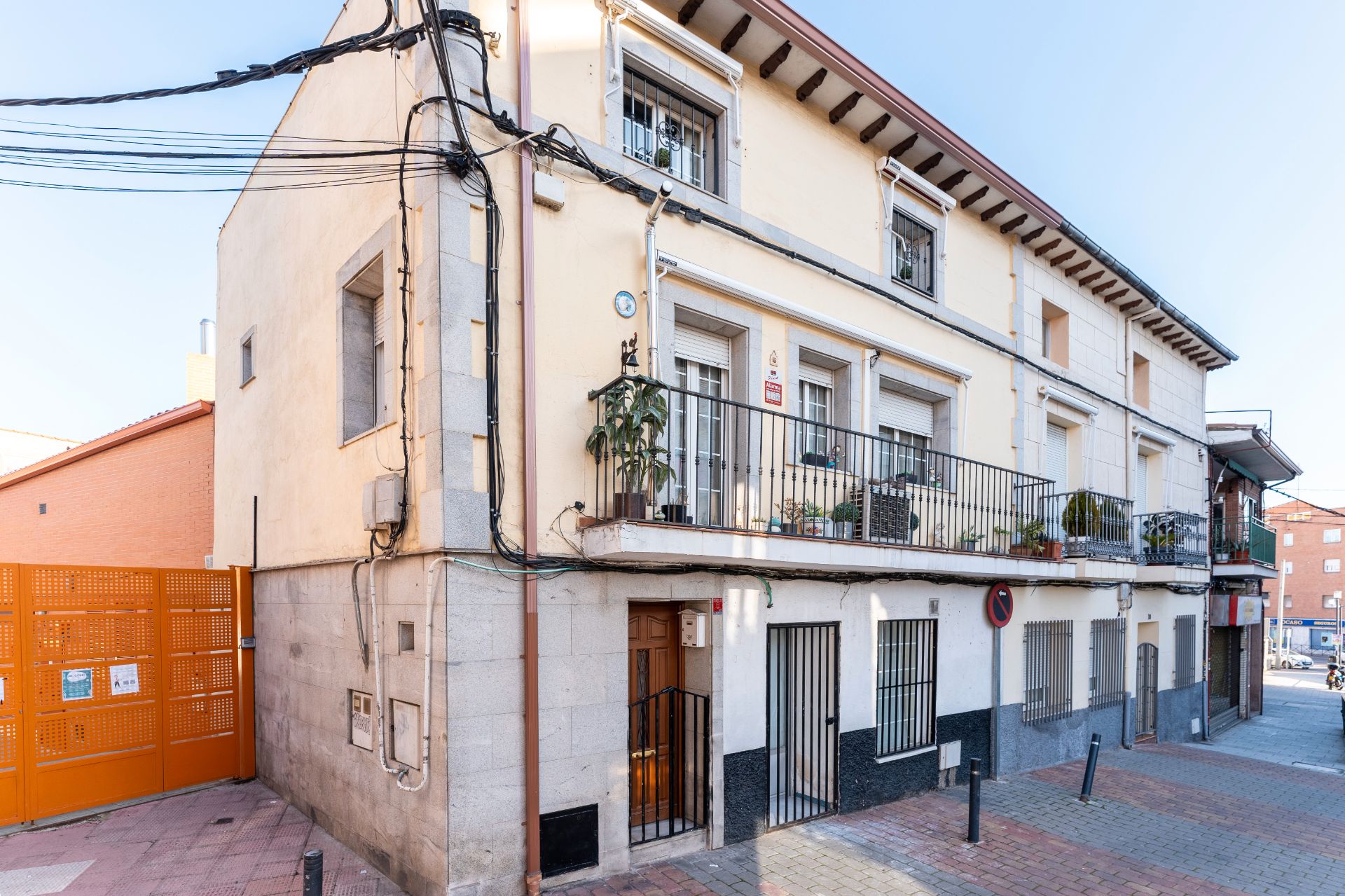 Exterior view of House or chalet for sale in Colmenar Viejo  with Air Conditioner and Balcony