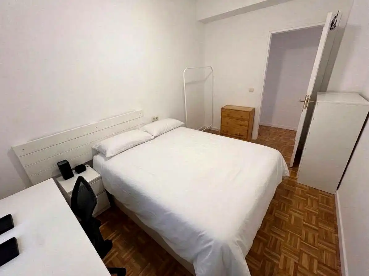 Bedroom of Flat for rent in Madrid  with Air Conditioner, Heating and Terrace