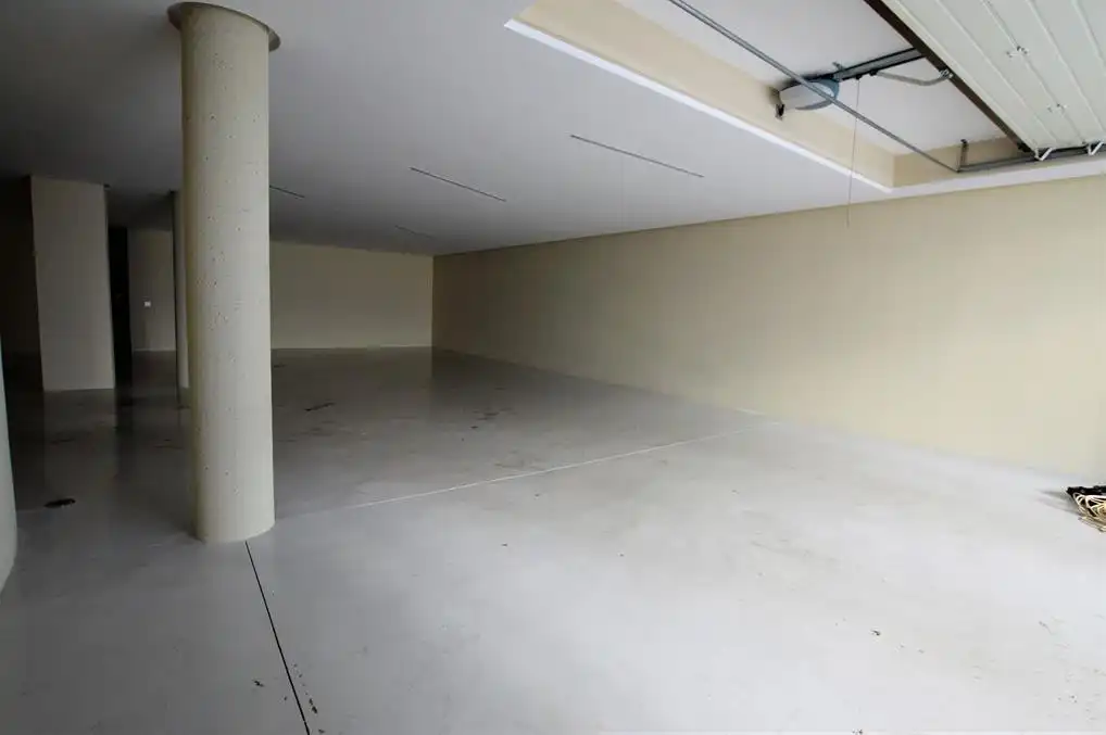 Chalet con piscina en venta en Calle Verdi, imagen 2