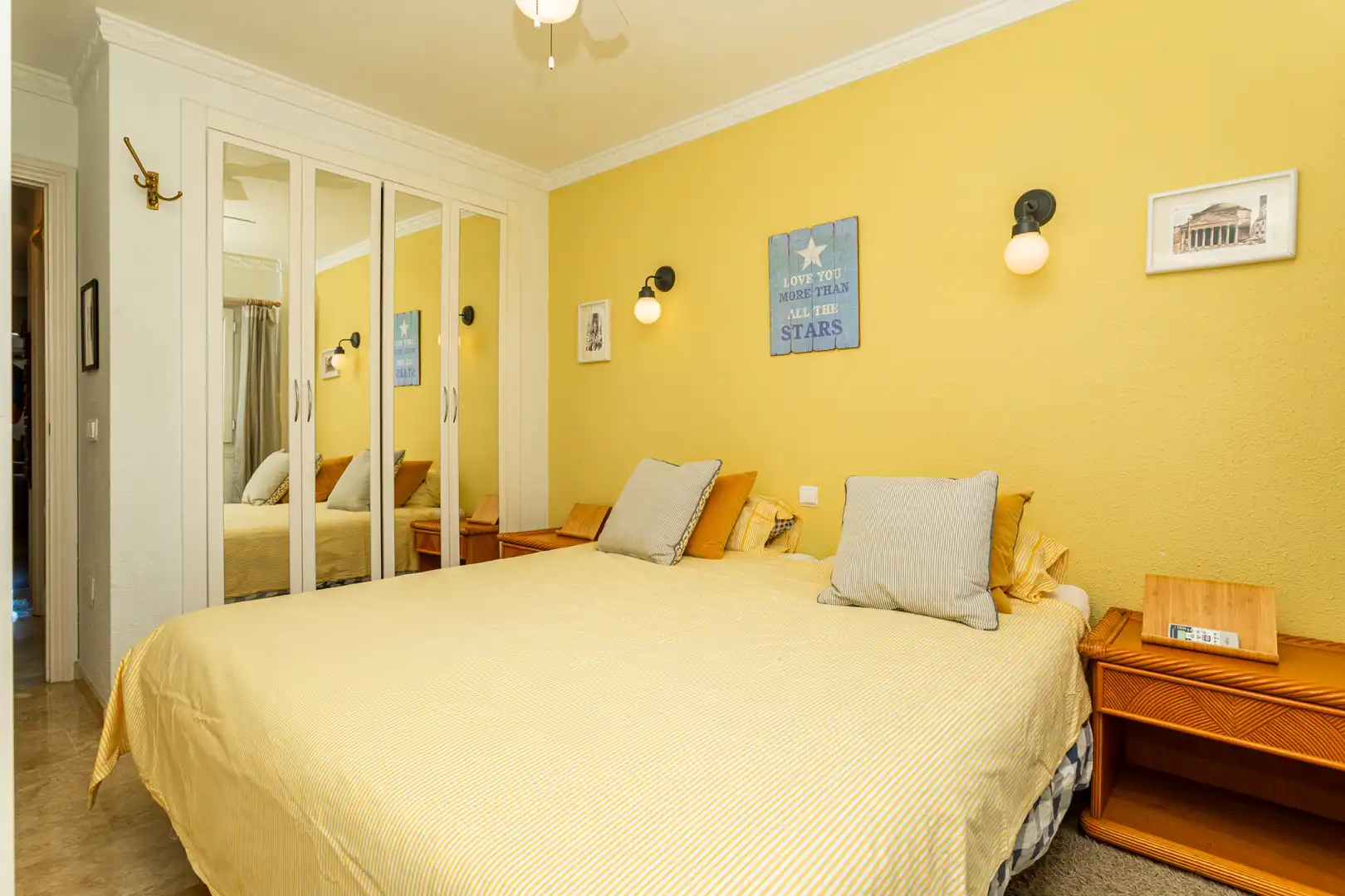 Schlafzimmer von Dachboden zum Verkauf in Mijas mit Klimaanlage, Terrasse und Schwimmbad