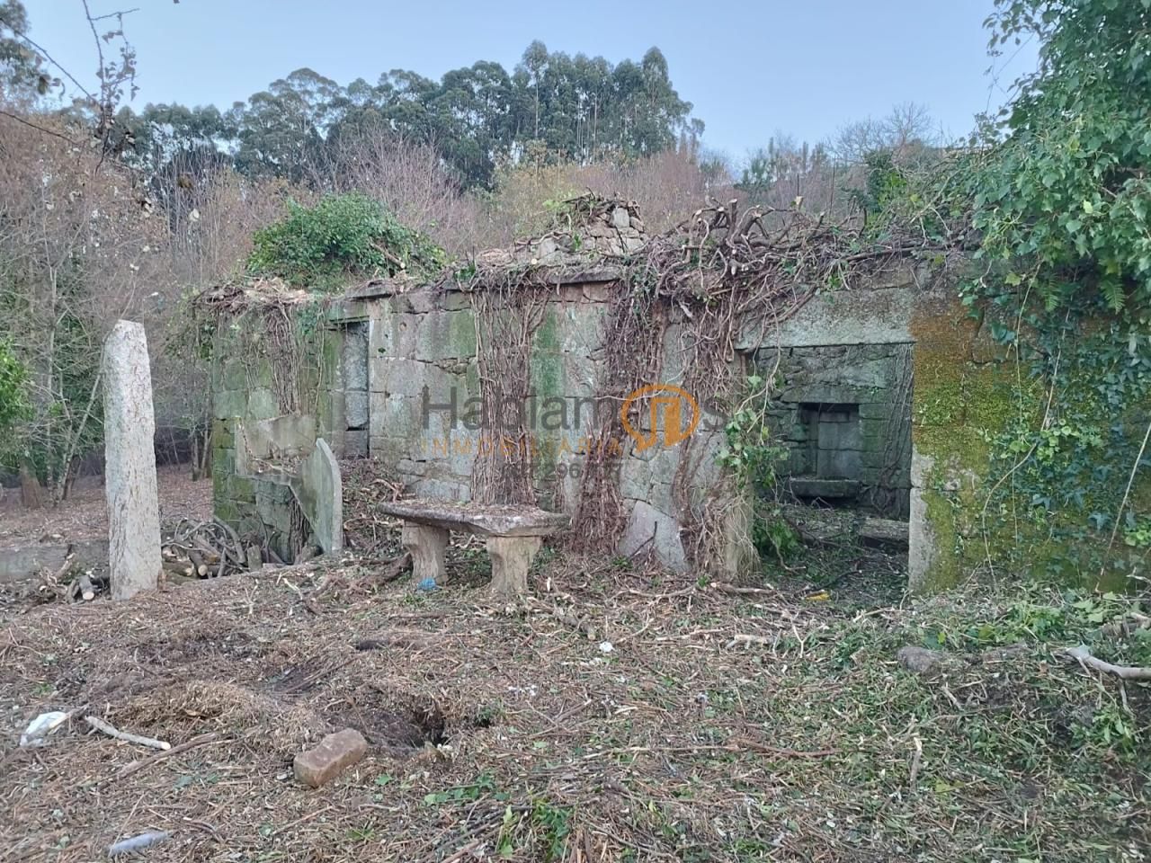 Finca rústica en venda en Pontevedra Capital  amb Jardí privat