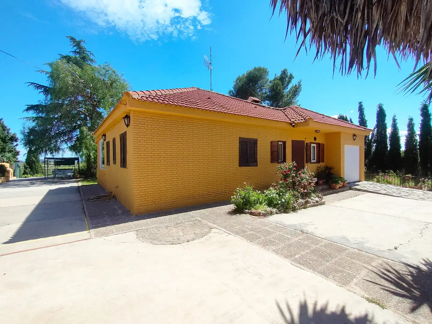 Exterior view of Houses for sale in Godelleta  with Air Conditioner, Private garden and Terrace